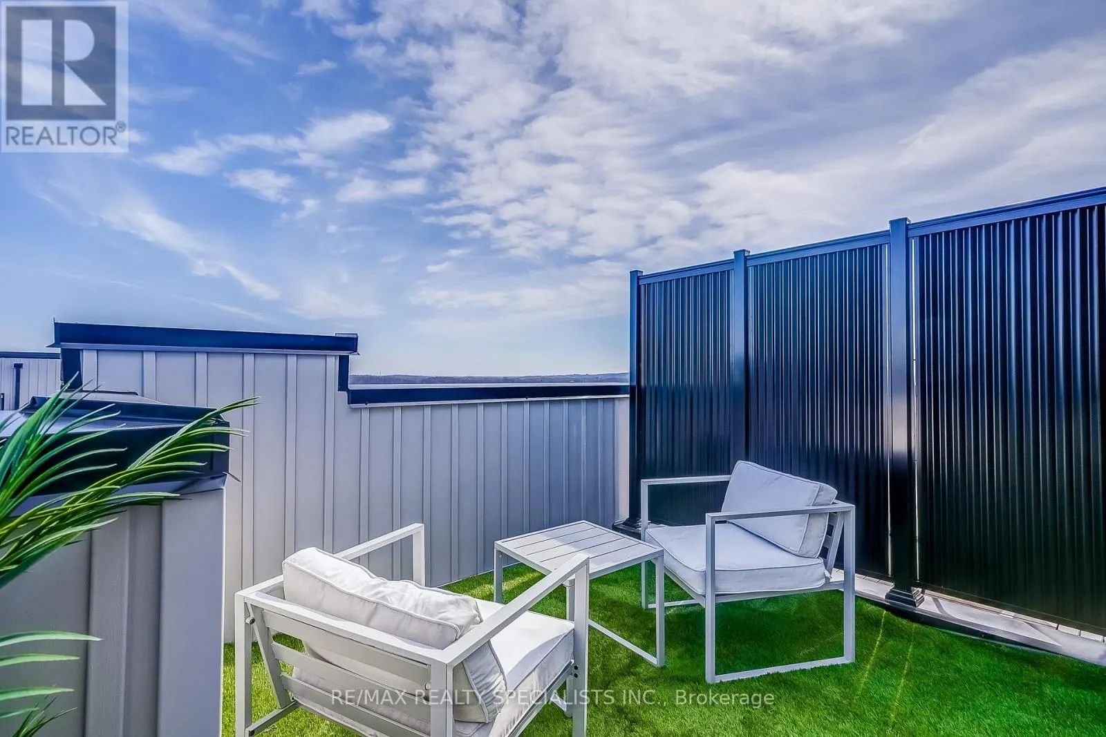 2 - 50 BAYNES WAY