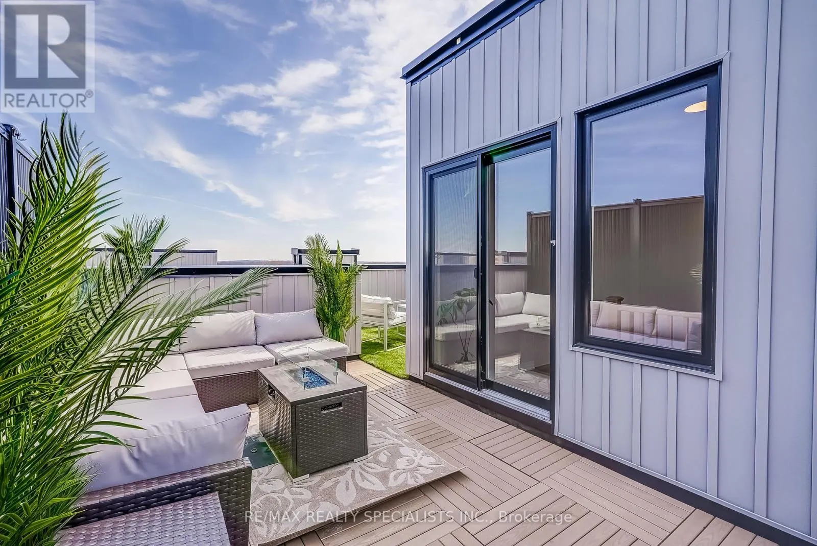 2 - 50 BAYNES WAY