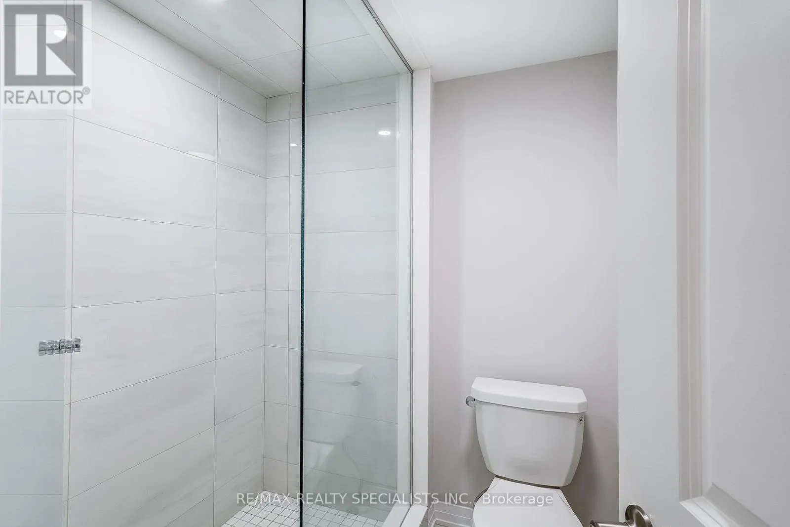 2 - 50 BAYNES WAY