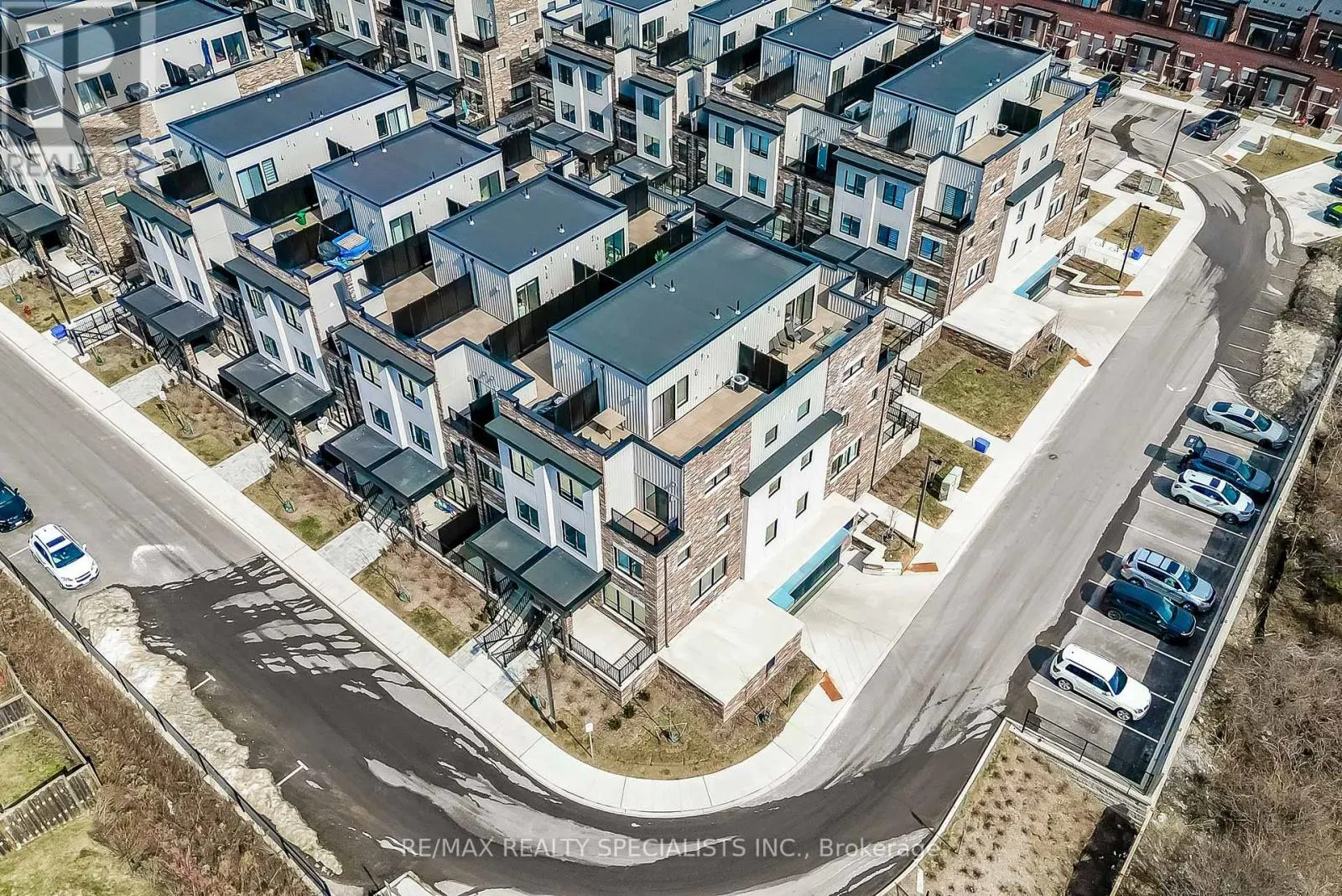 2 - 50 BAYNES WAY