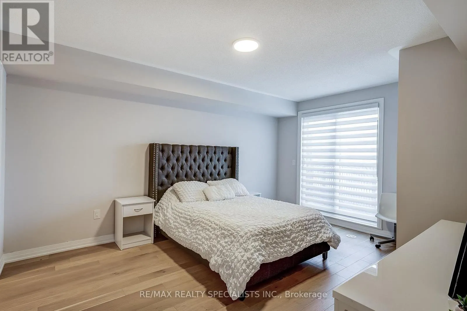 2 - 50 BAYNES WAY