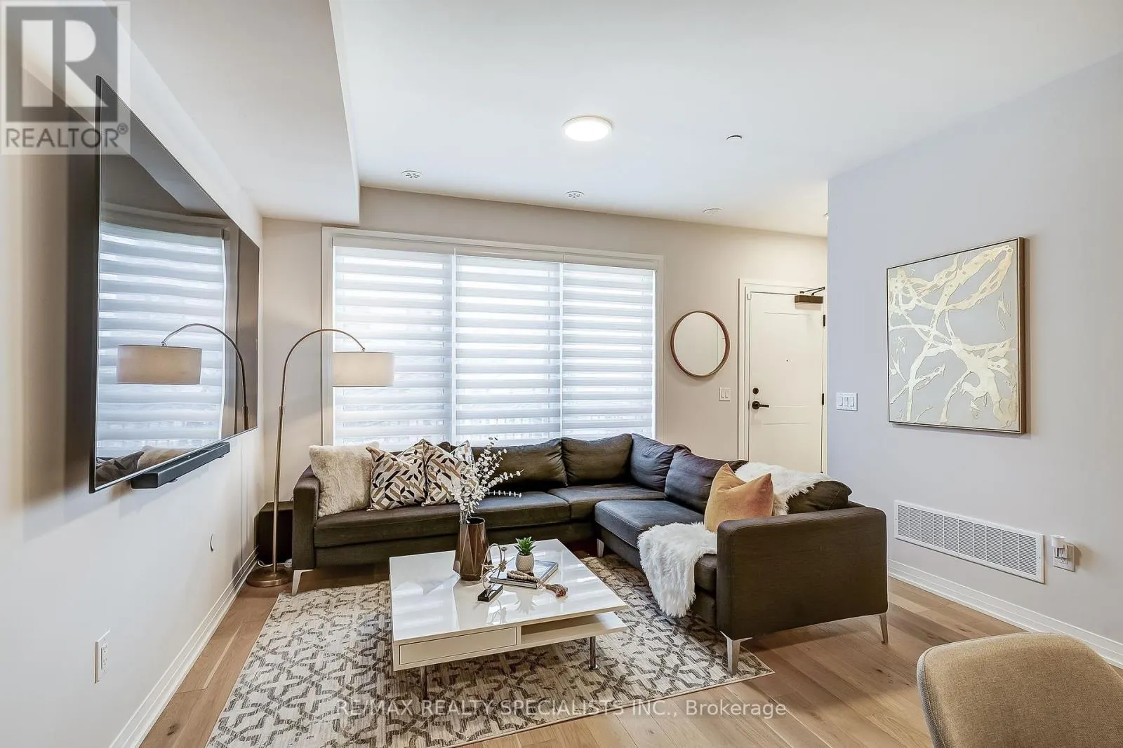 2 - 50 BAYNES WAY