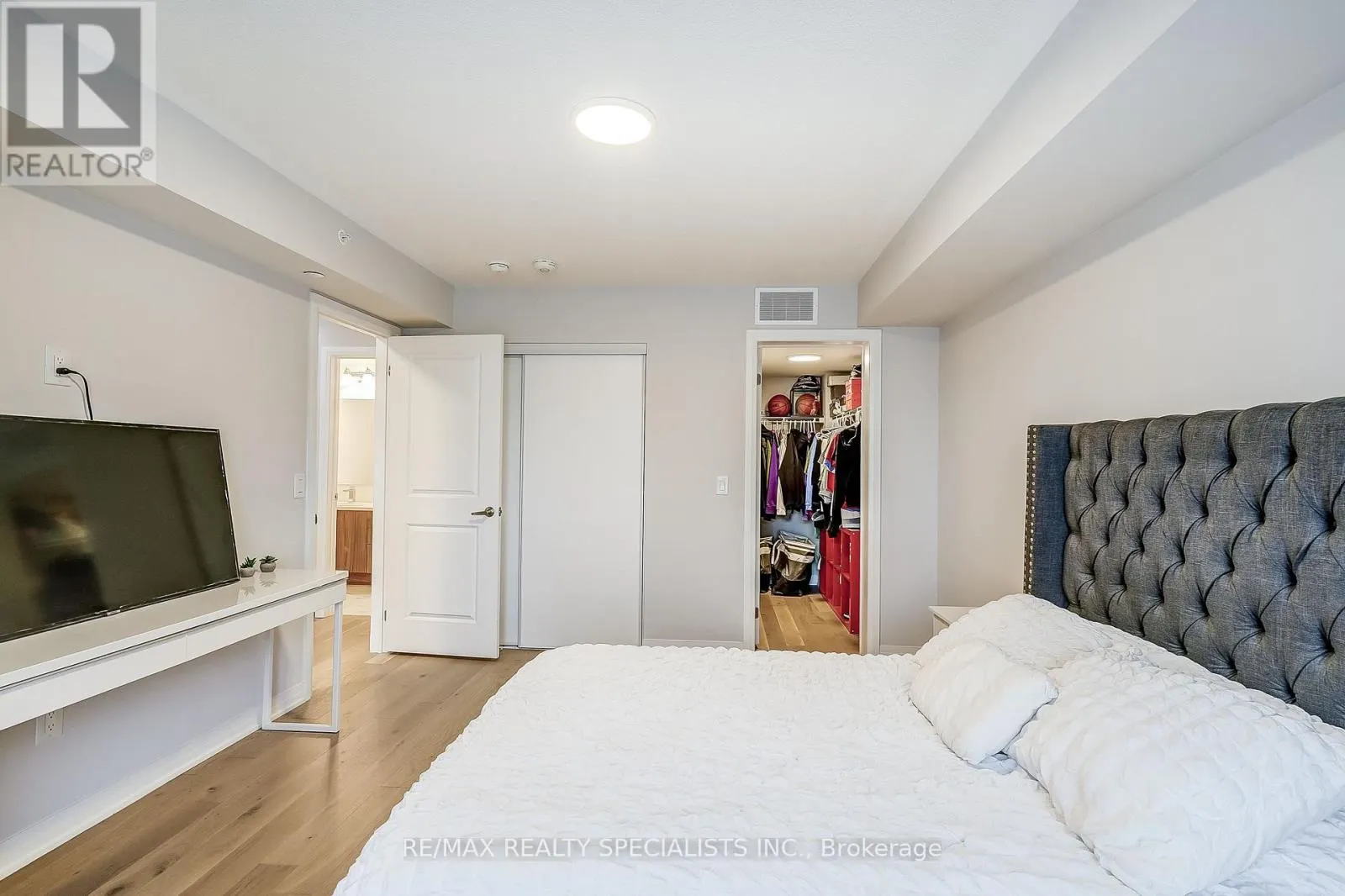 2 - 50 BAYNES WAY