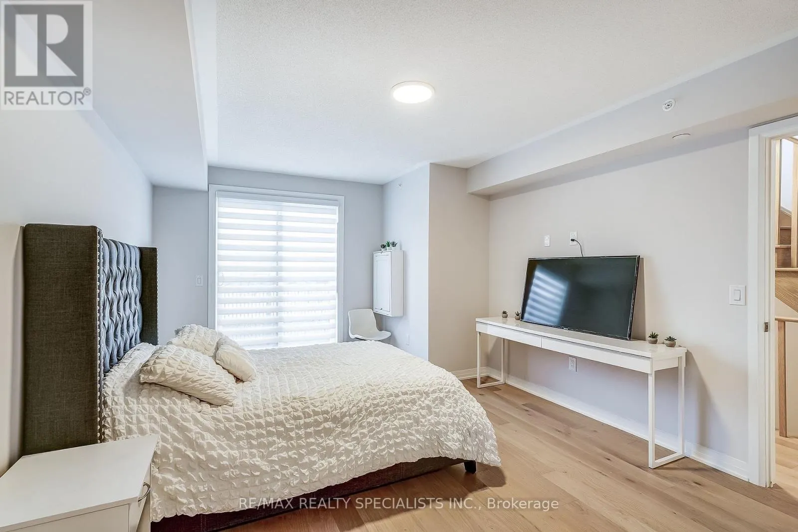 2 - 50 BAYNES WAY