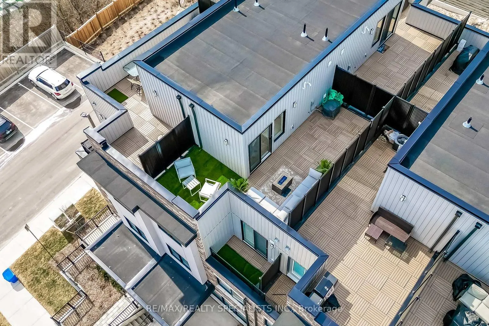 2 - 50 BAYNES WAY