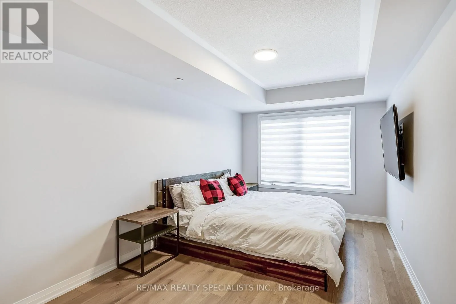 2 - 50 BAYNES WAY