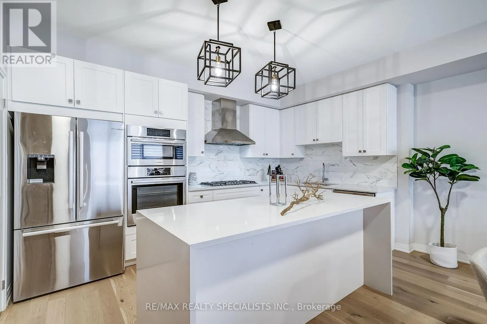 2 - 50 BAYNES WAY