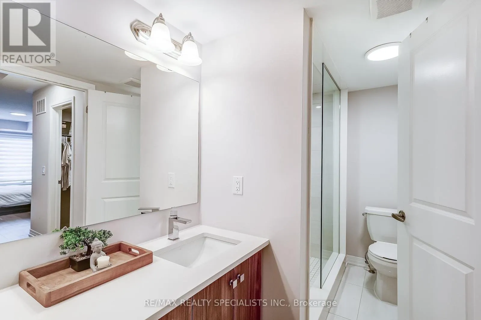 2 - 50 BAYNES WAY