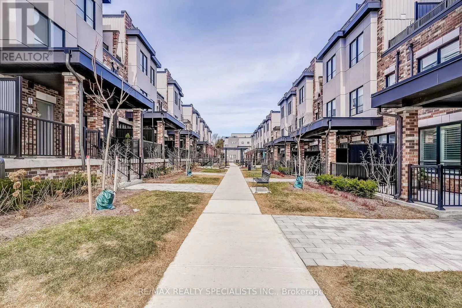 2 - 50 BAYNES WAY