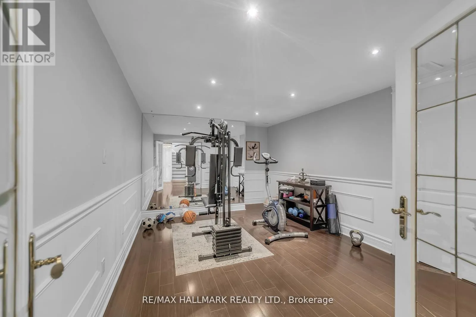 384 KENNEDY STREET W