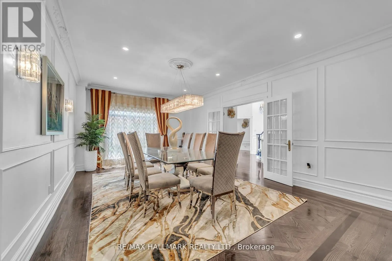 384 KENNEDY STREET W