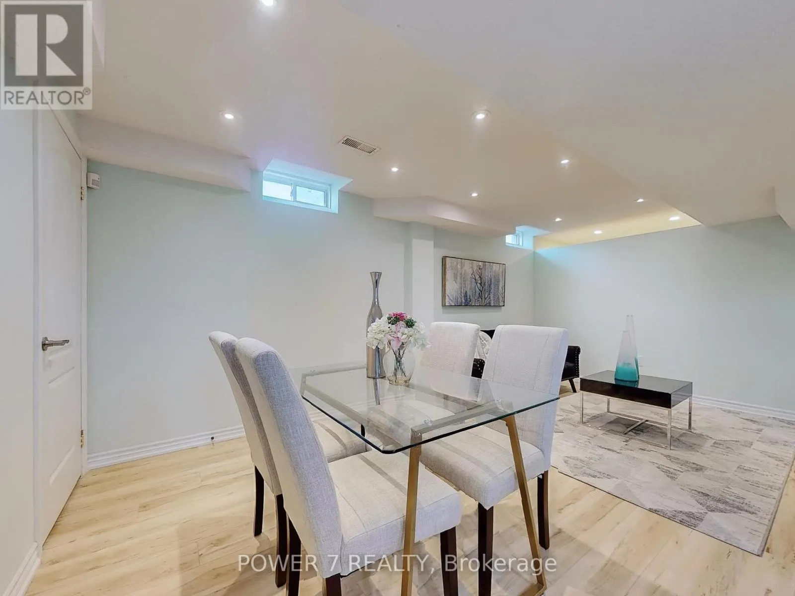 85 QUEENSWAY DRIVE