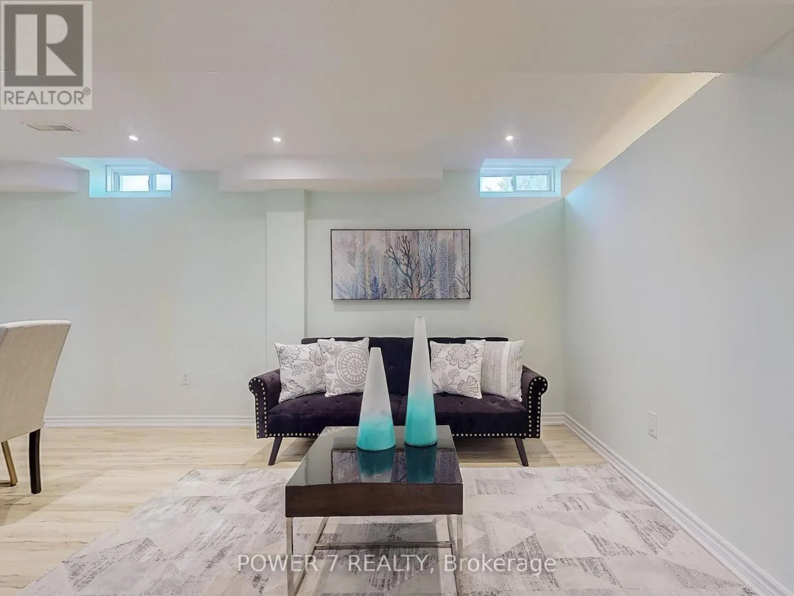 85 QUEENSWAY DRIVE