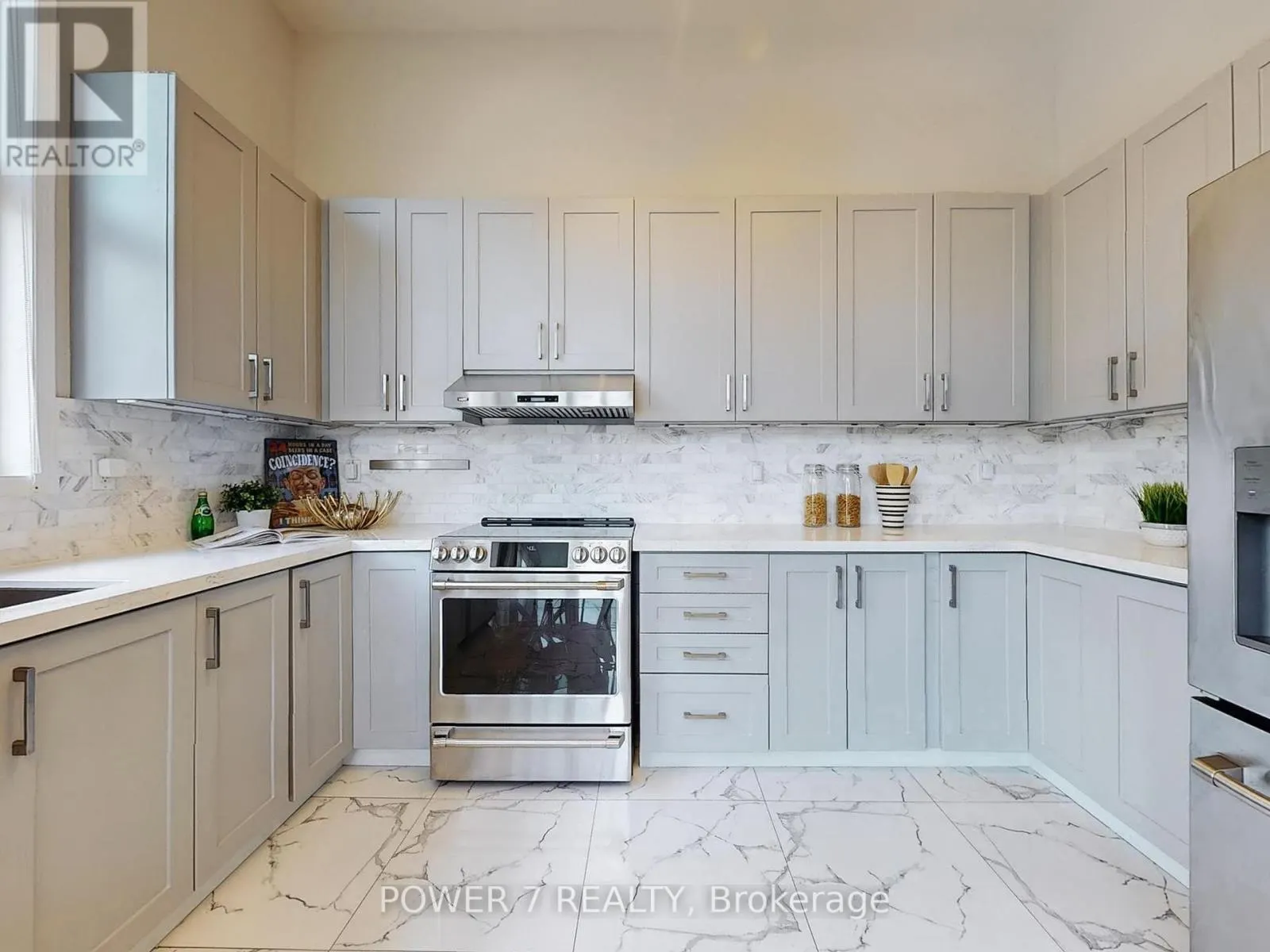 85 QUEENSWAY DRIVE