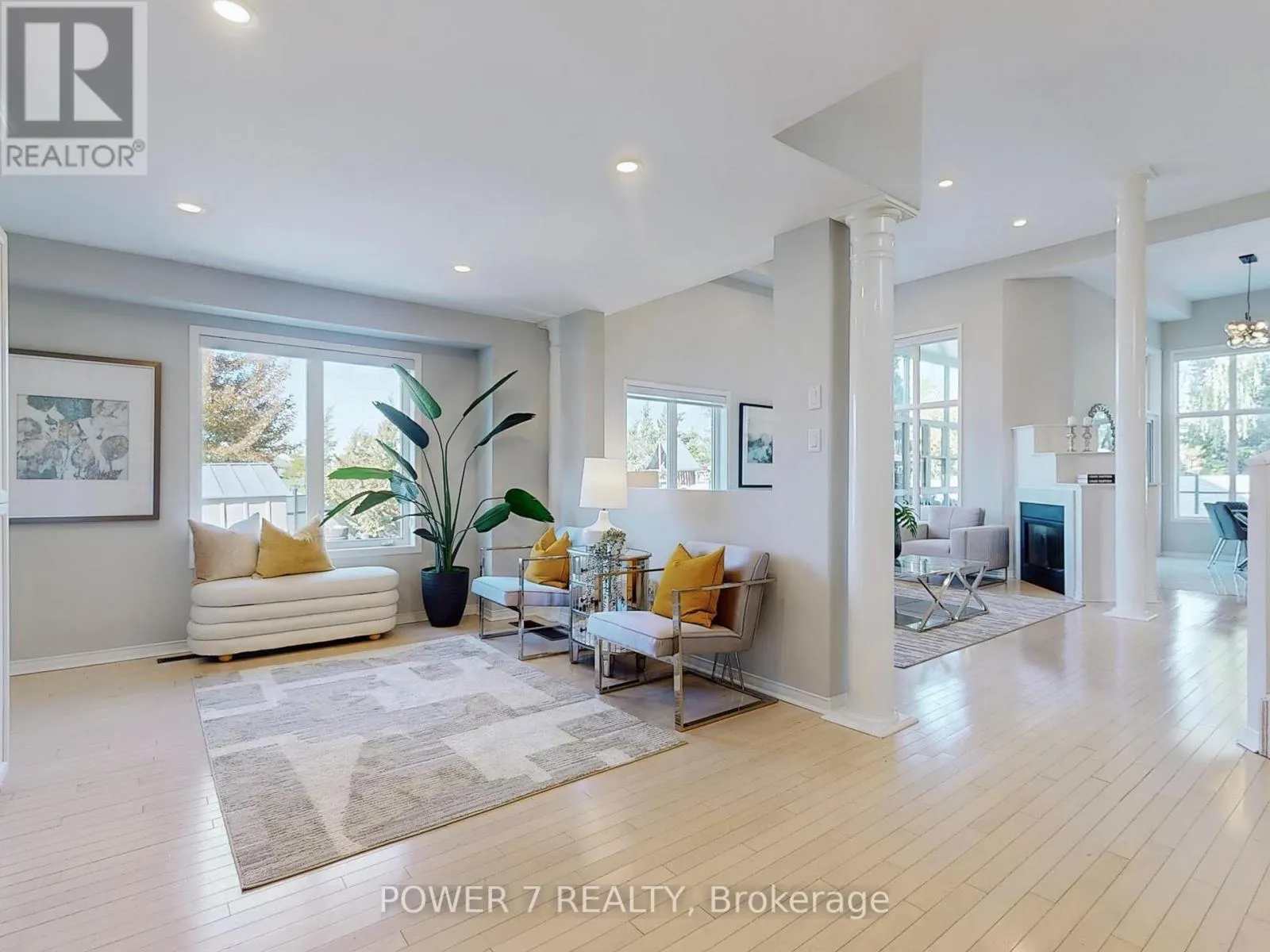 85 QUEENSWAY DRIVE