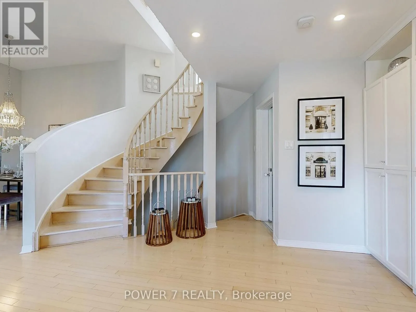 85 QUEENSWAY DRIVE