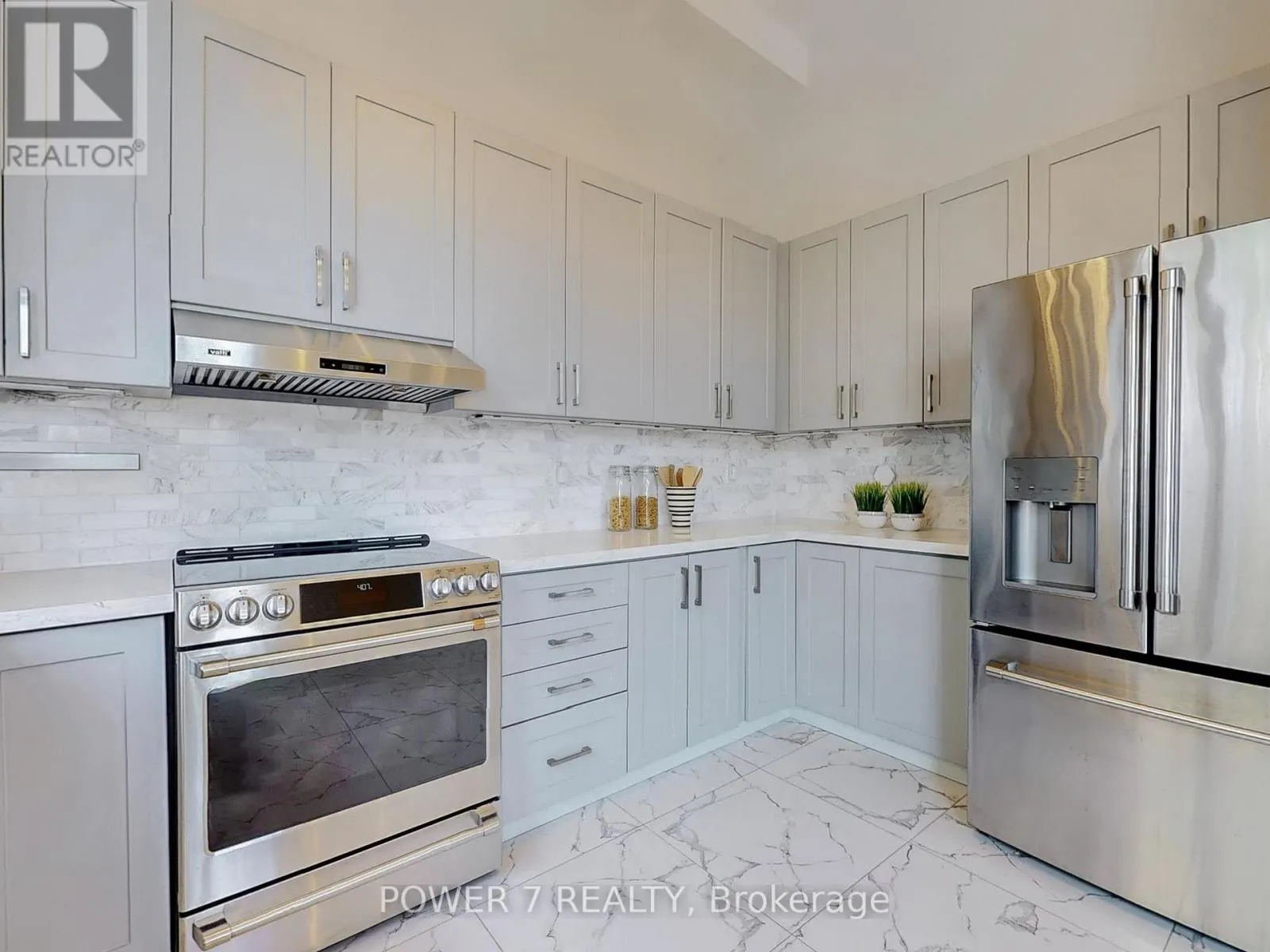 85 QUEENSWAY DRIVE