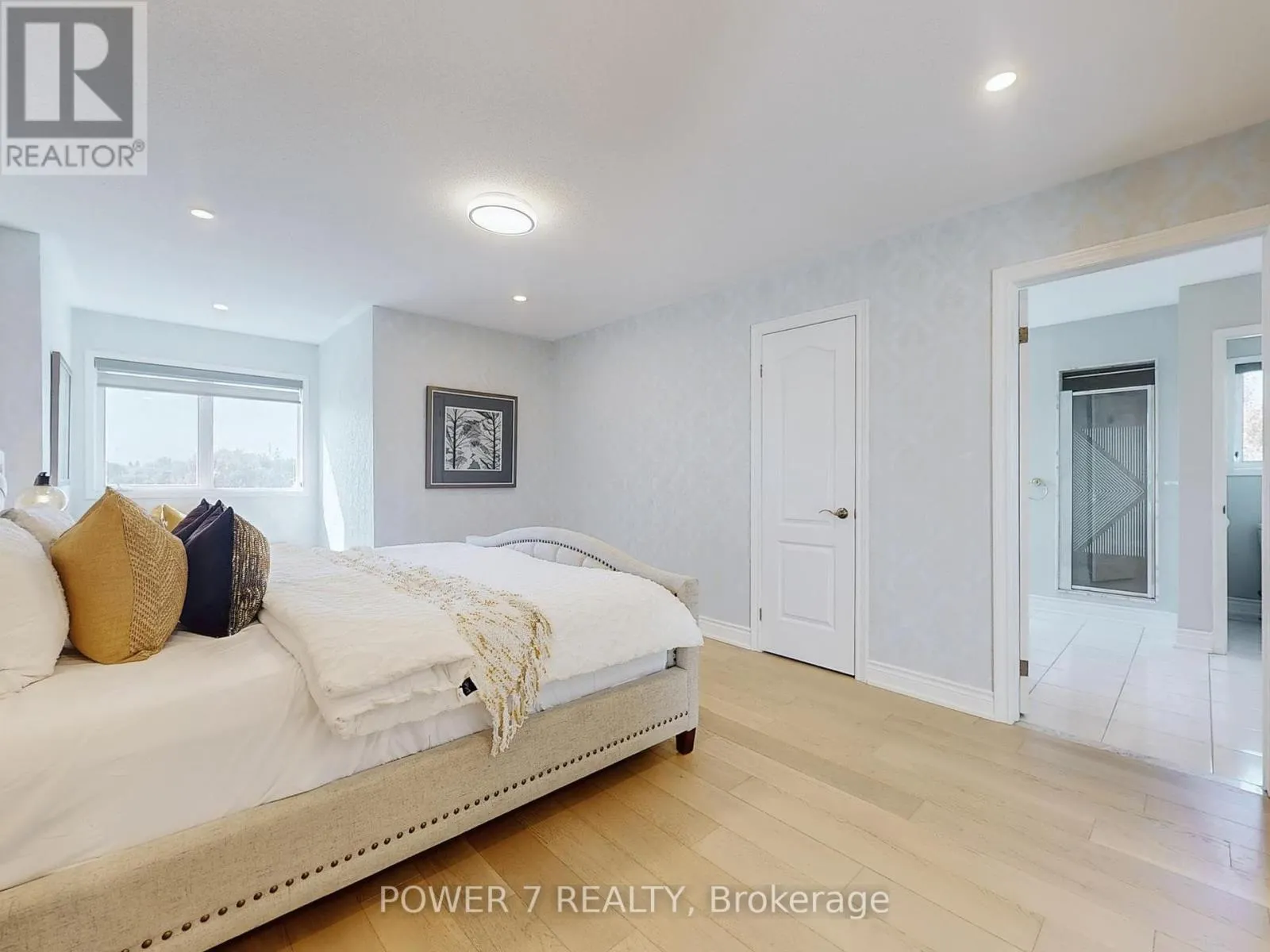 85 QUEENSWAY DRIVE
