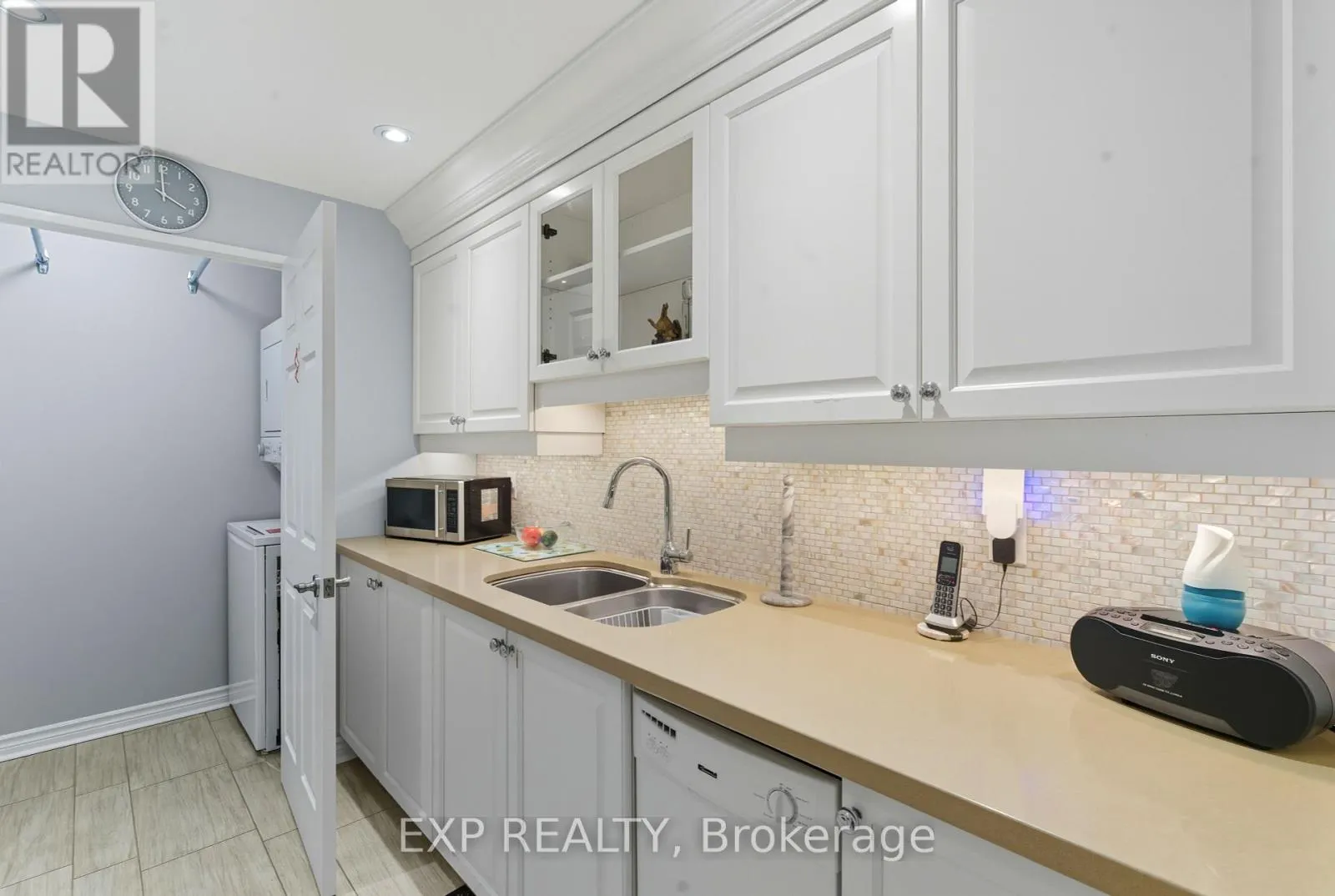 111 - 14924 YONGE STREET