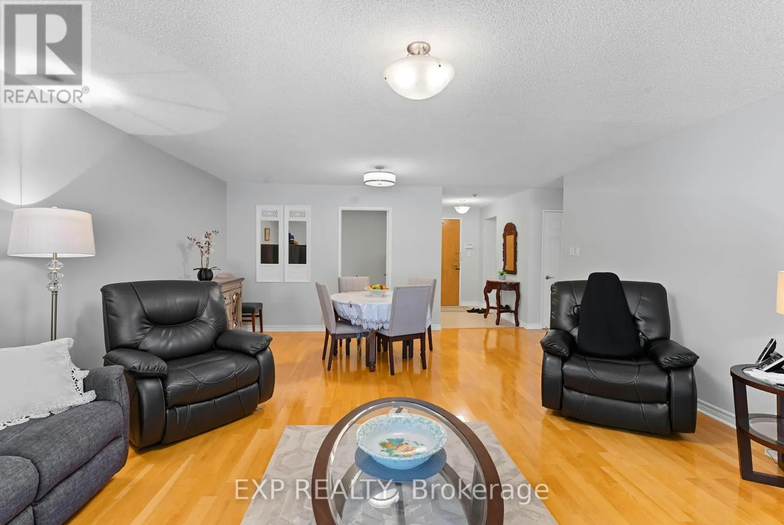 111 - 14924 YONGE STREET
