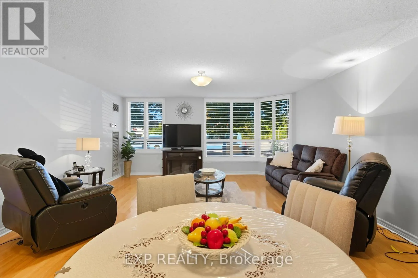 111 - 14924 YONGE STREET