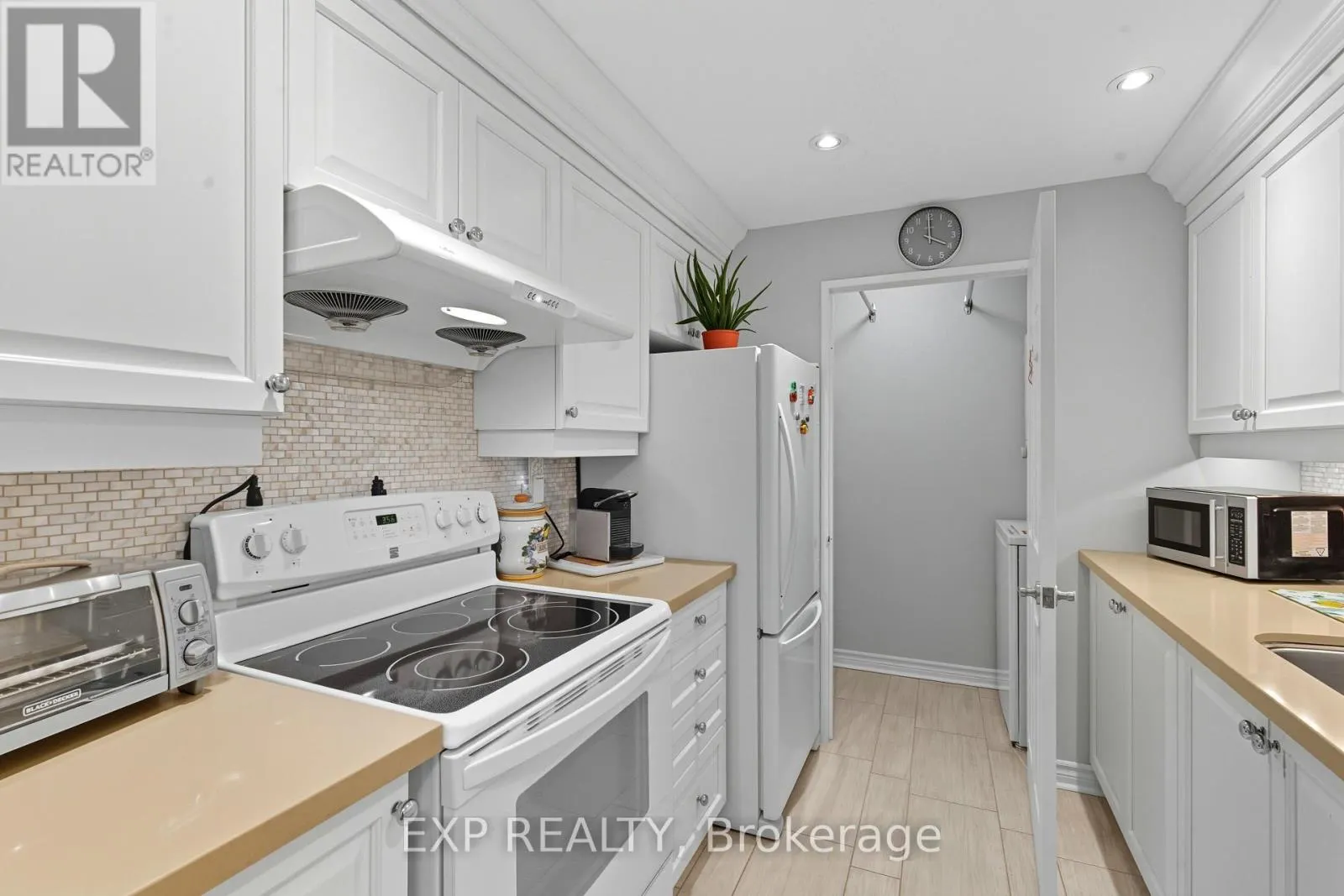 111 - 14924 YONGE STREET