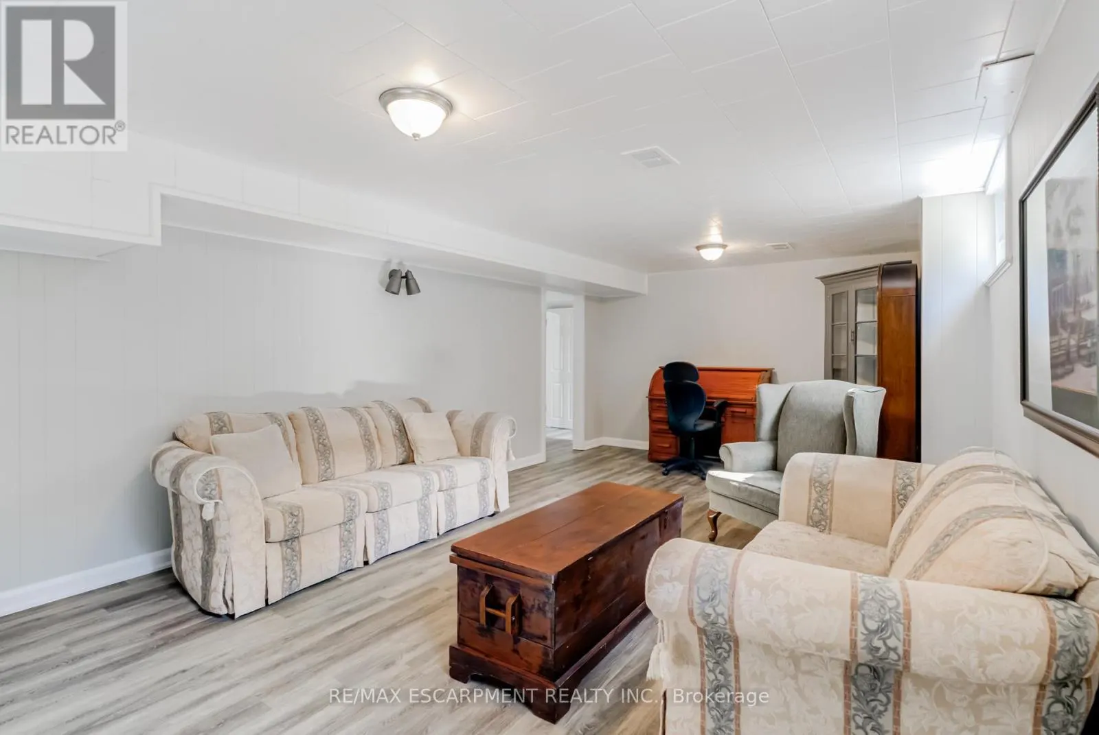 5 ALBERT STREET E