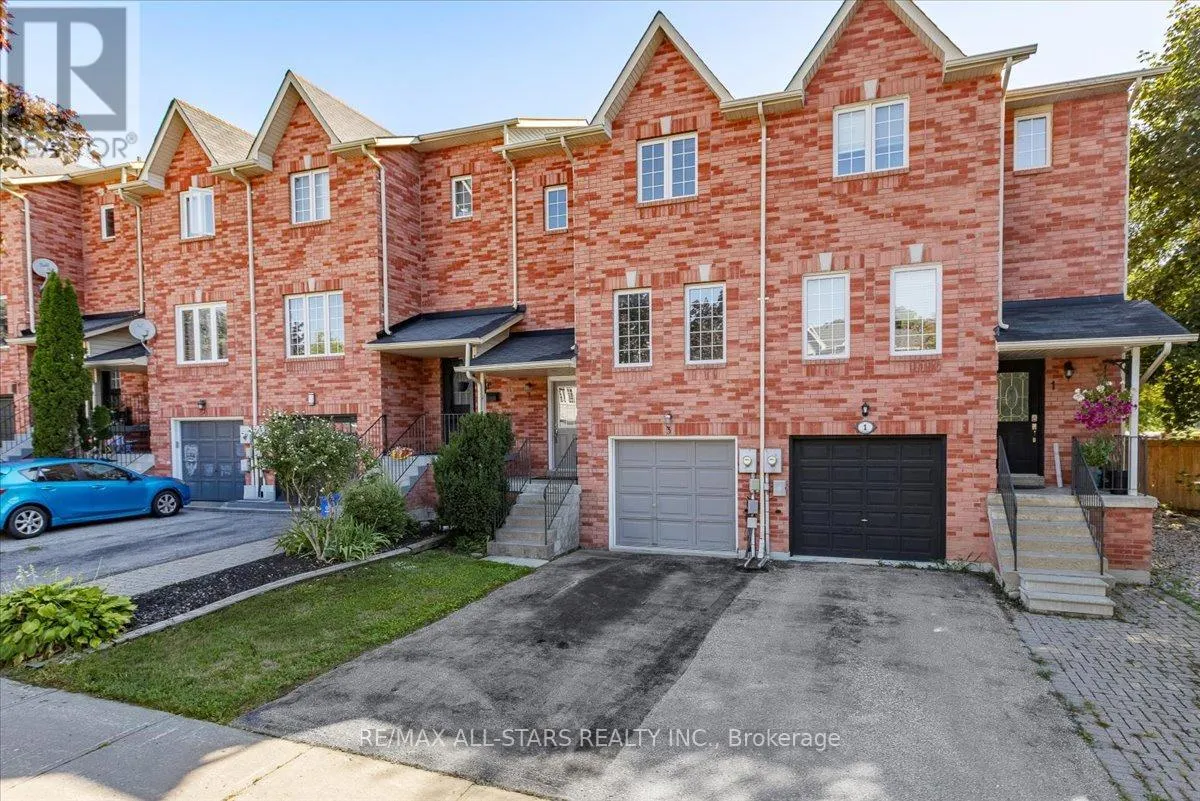 3 HATTIE COURT