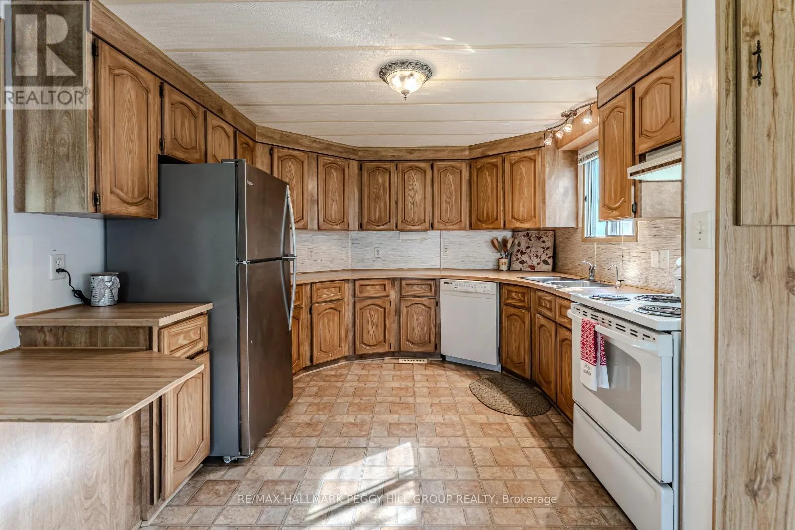 15 RIVERVIEW CIRCLE