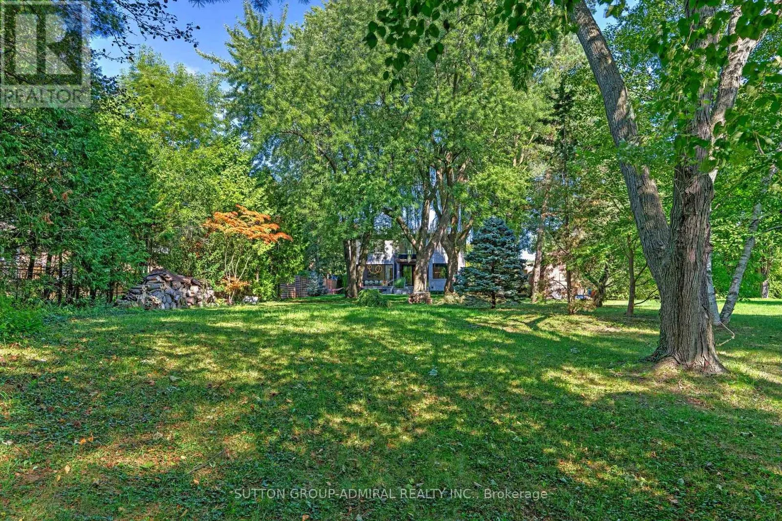 126 WOOD LANE