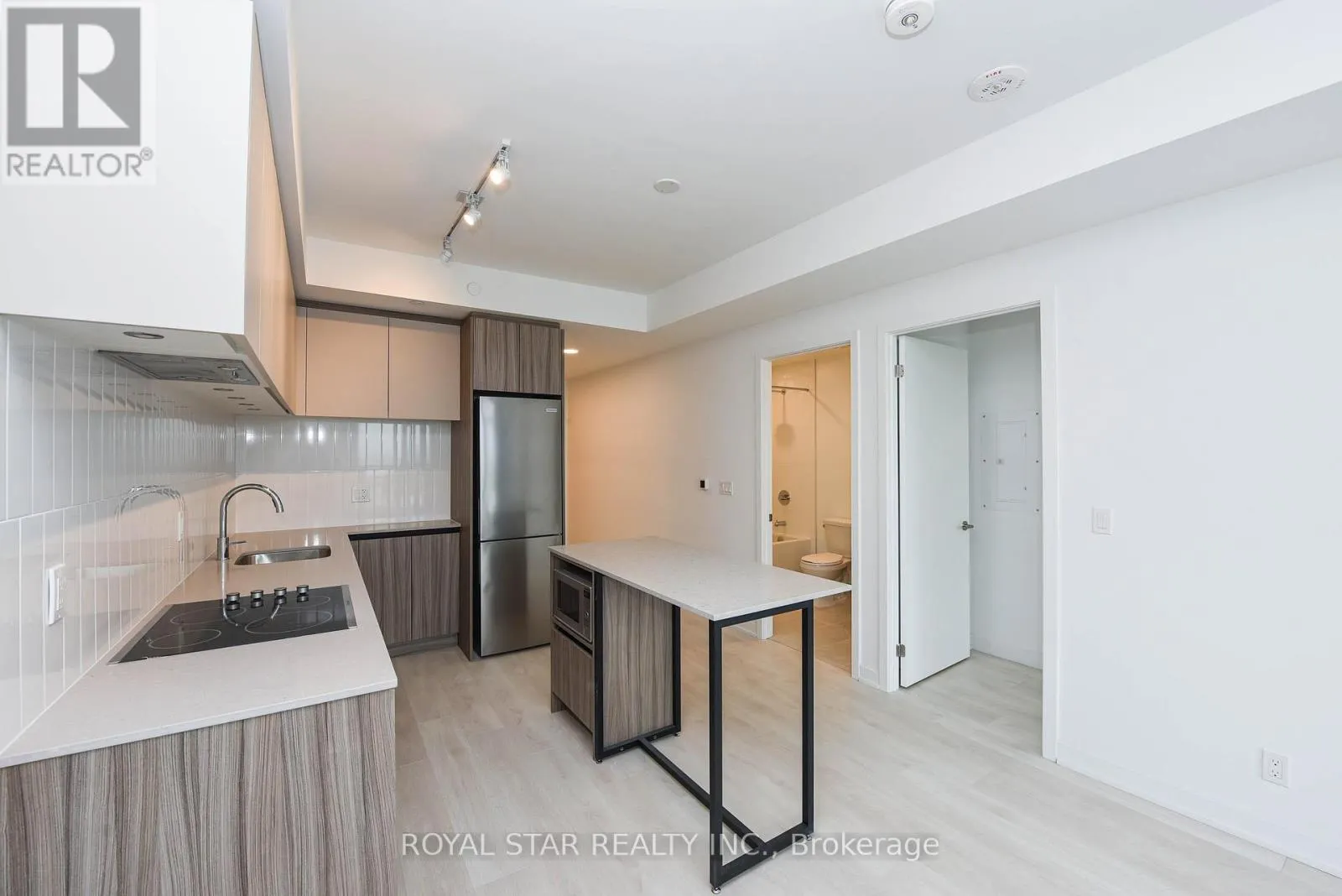 1502 - 7950 BATHURST STREET