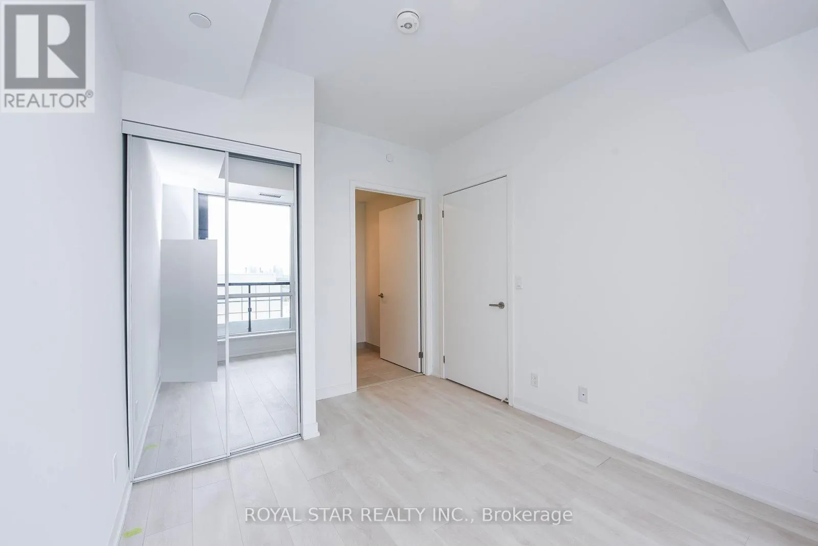 1502 - 7950 BATHURST STREET