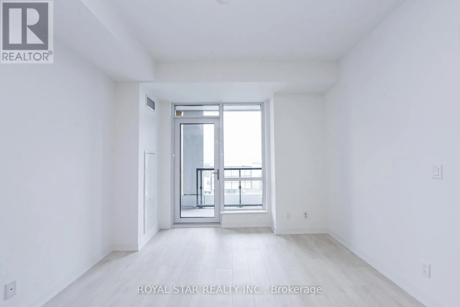 1502 - 7950 BATHURST STREET