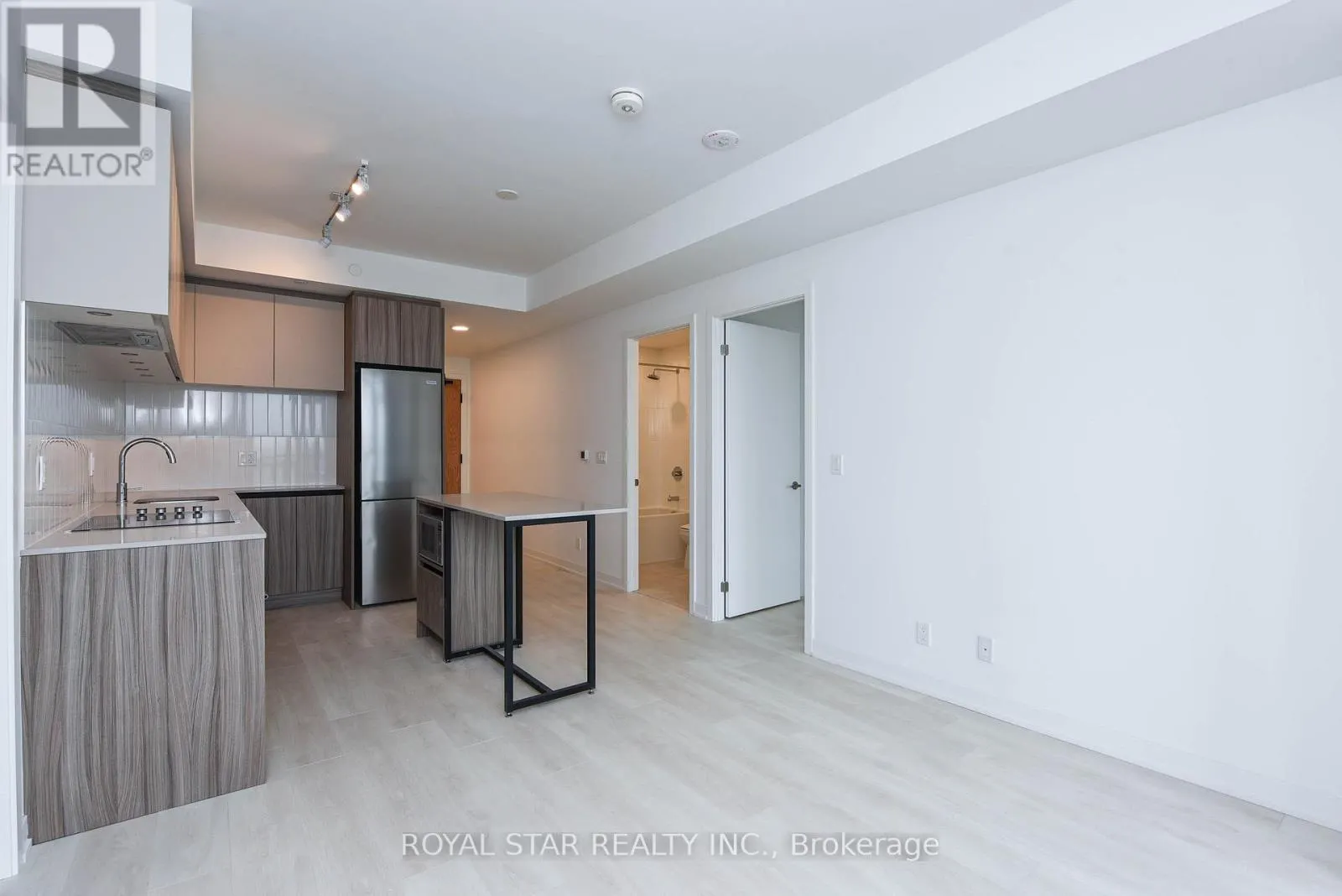1502 - 7950 BATHURST STREET