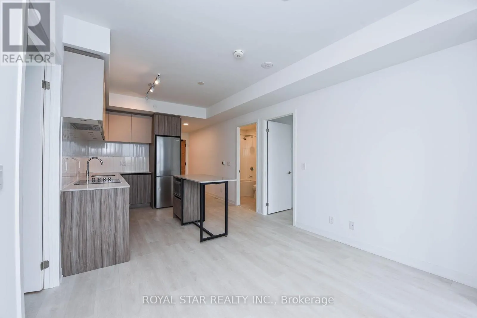 1502 - 7950 BATHURST STREET