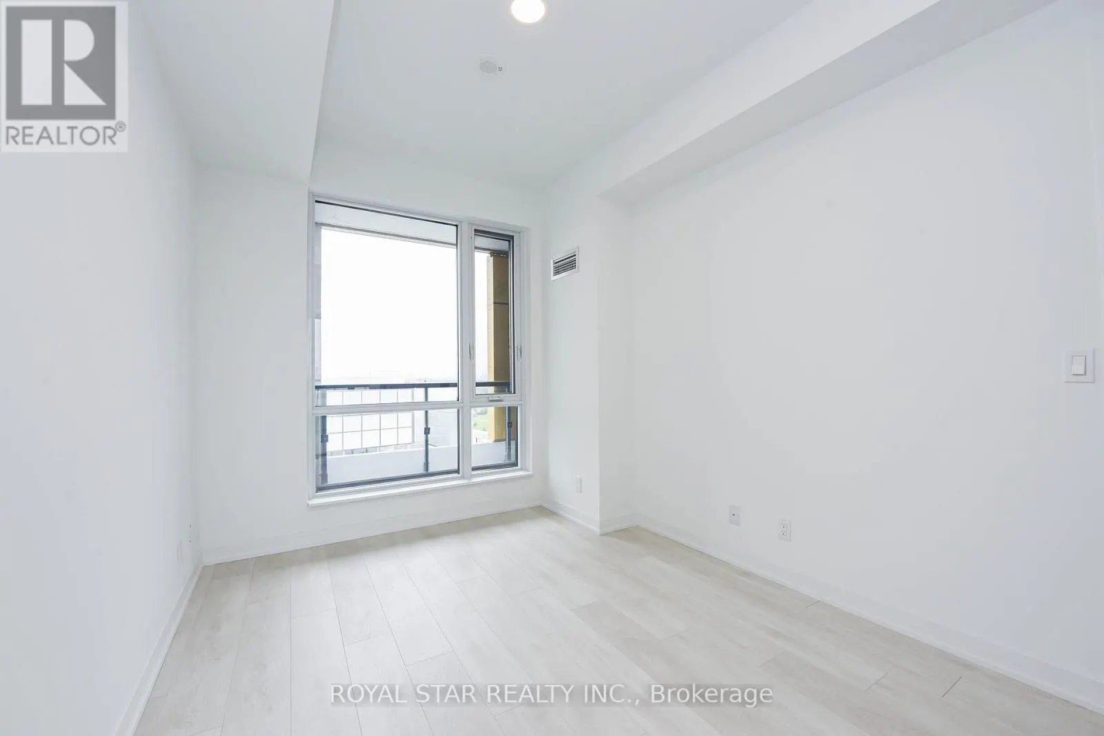 1502 - 7950 BATHURST STREET