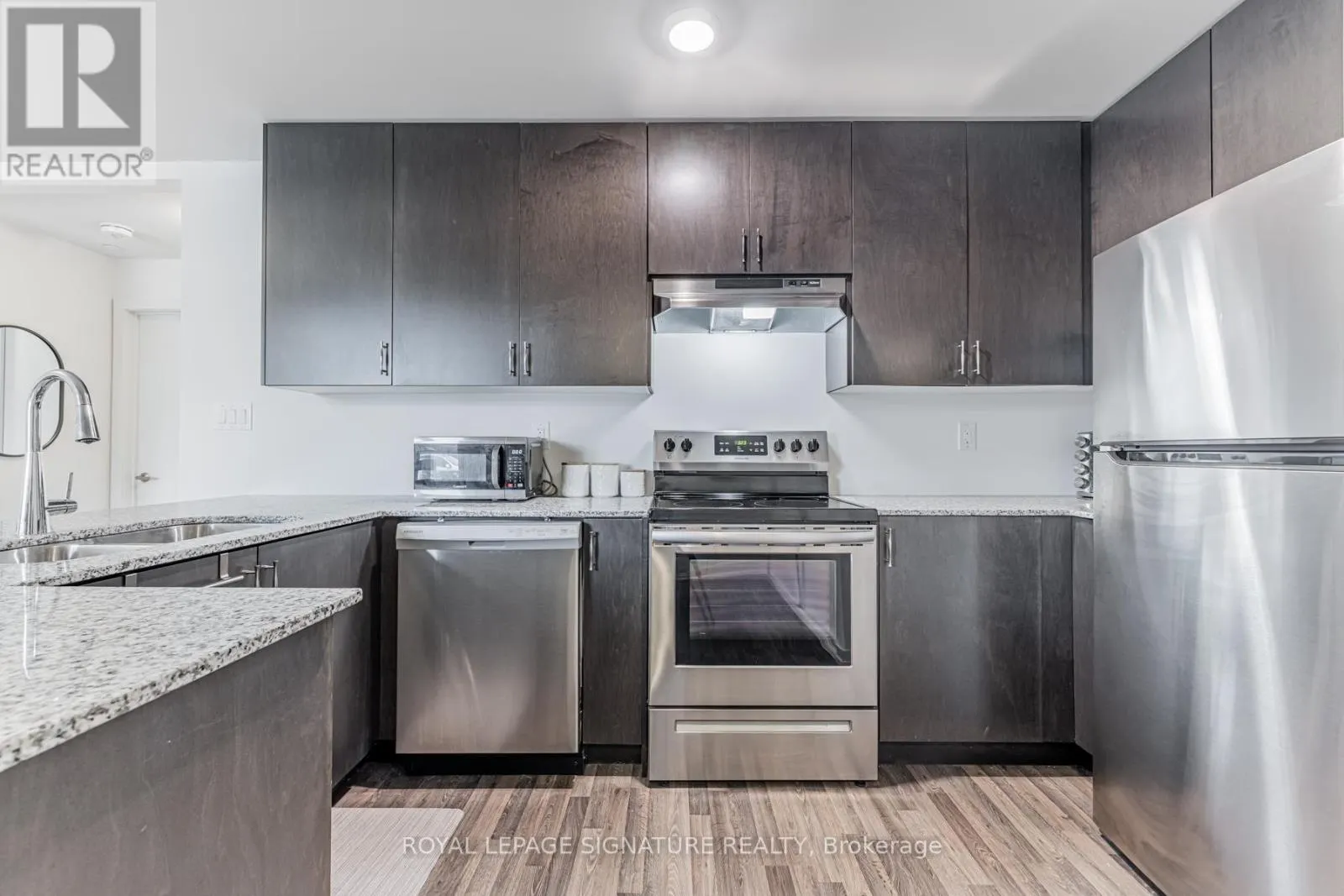 77 - 370C RED MAPLE ROAD