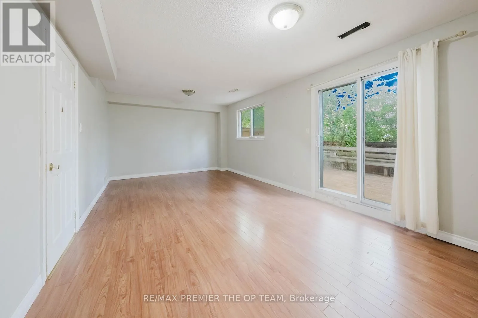 22 HENDERSON DRIVE