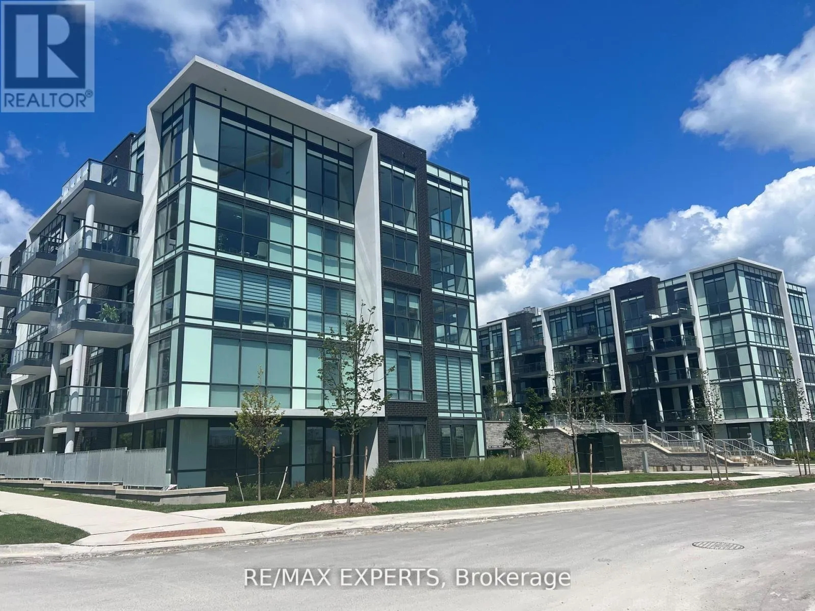 429 - 415 SEA RAY AVENUE