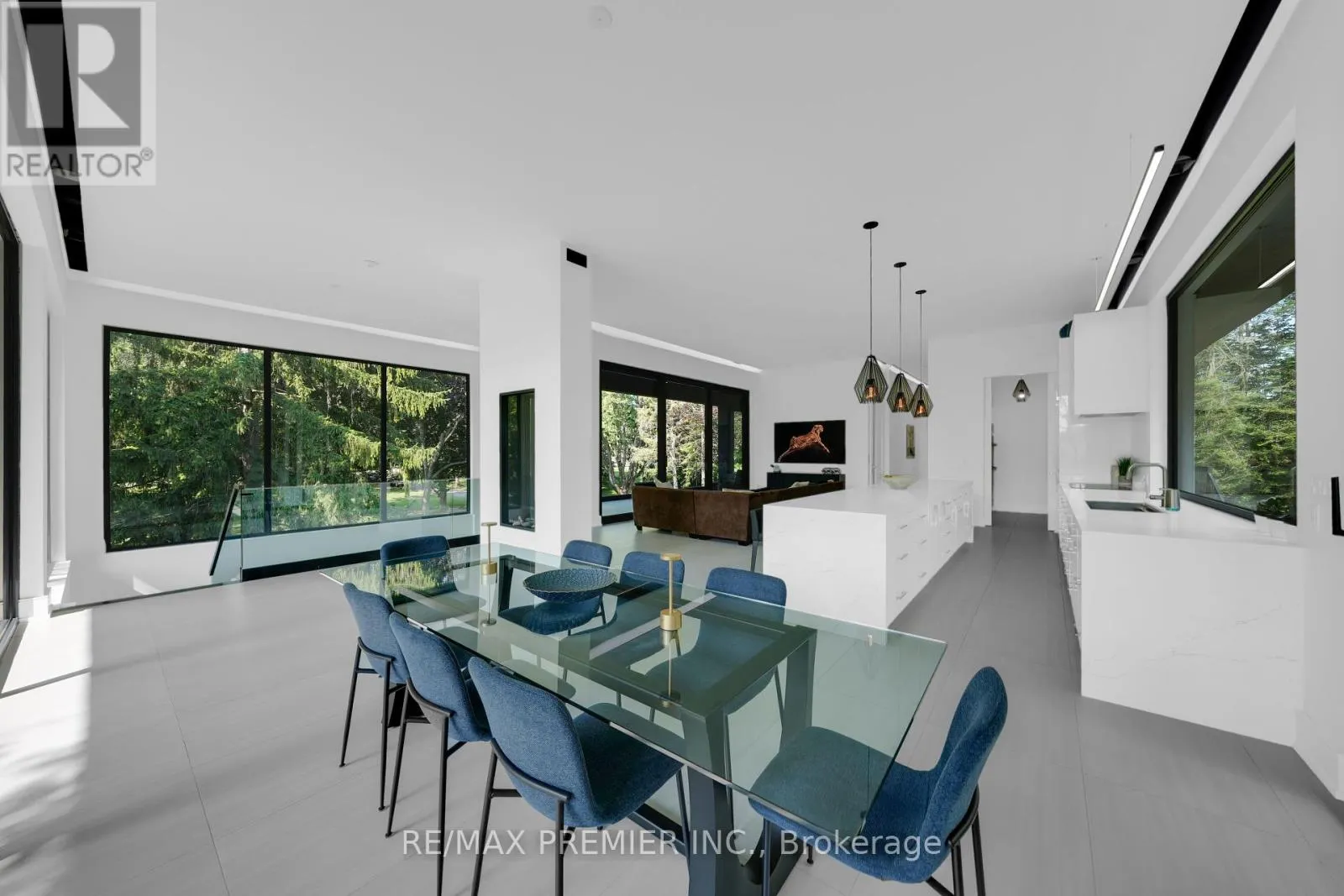 350 KINGSCROSS DRIVE