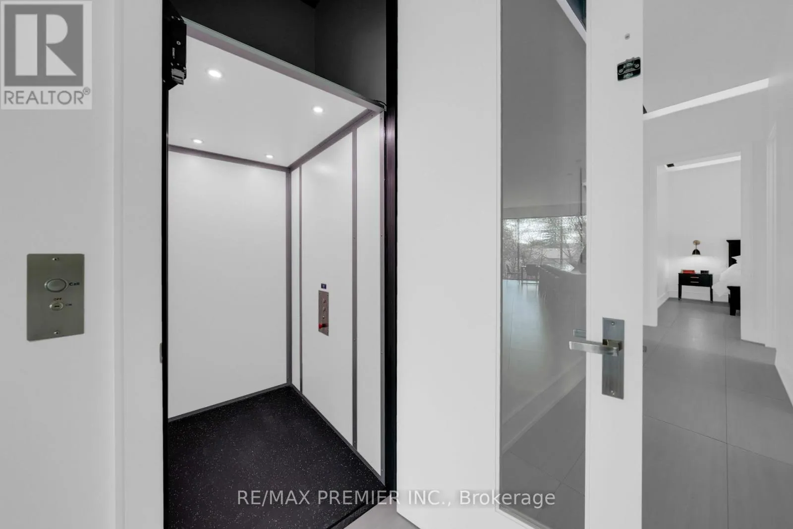 350 KINGSCROSS DRIVE