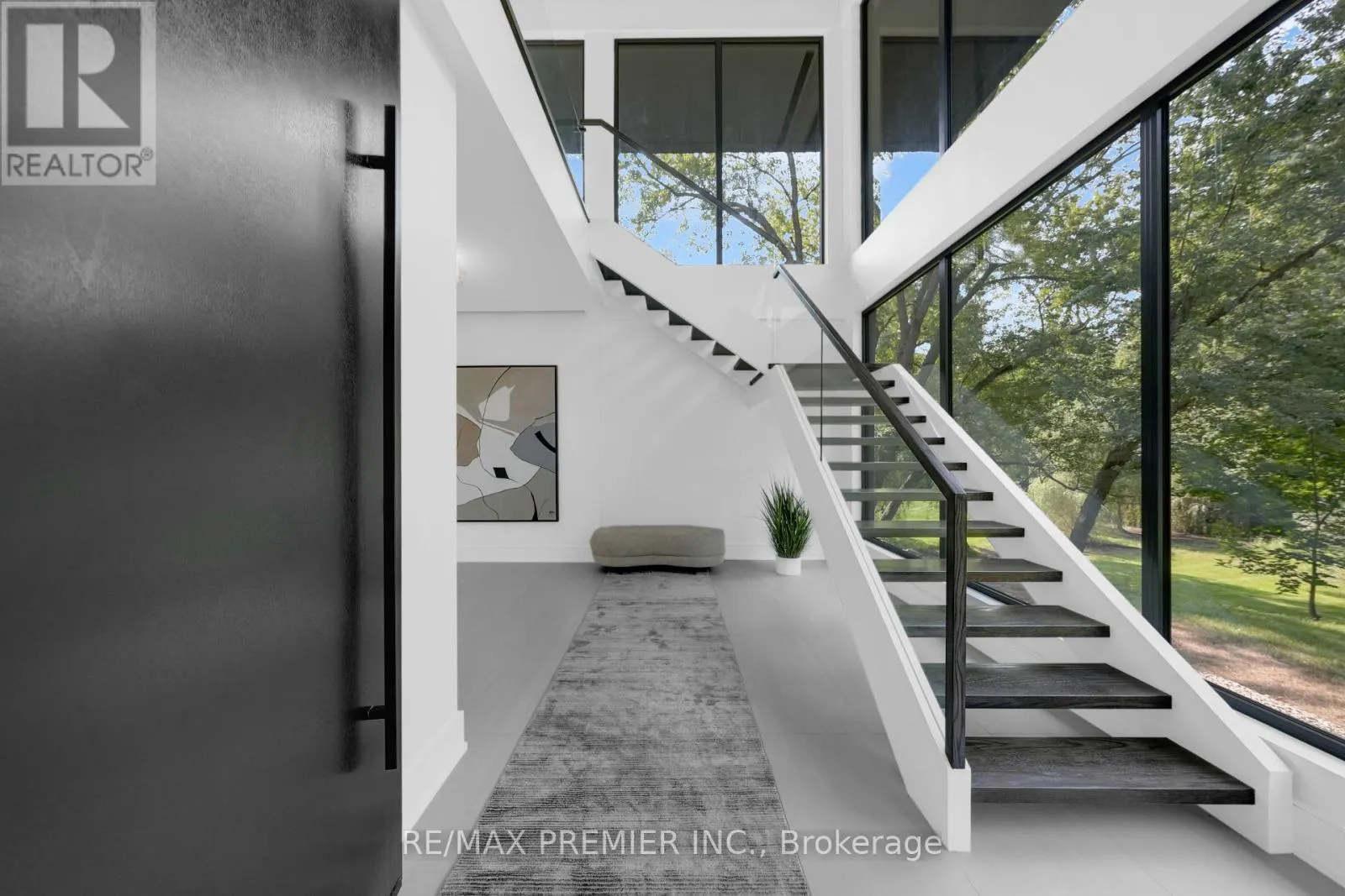 350 KINGSCROSS DRIVE