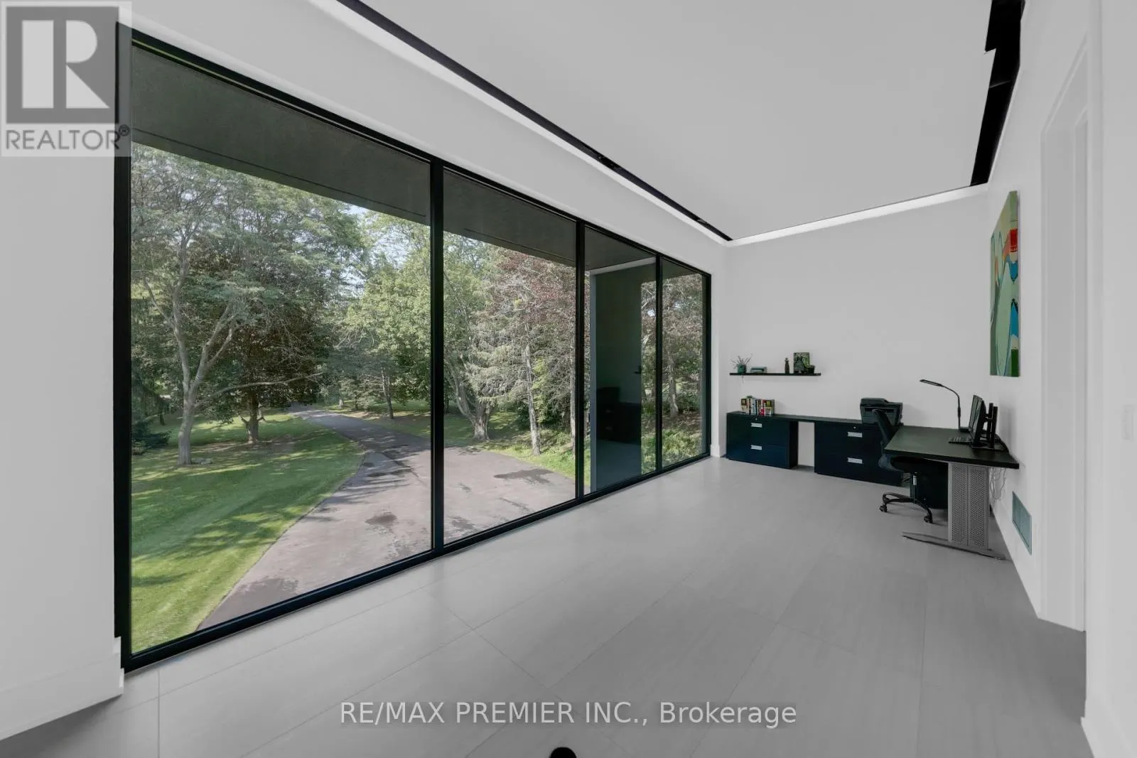 350 KINGSCROSS DRIVE
