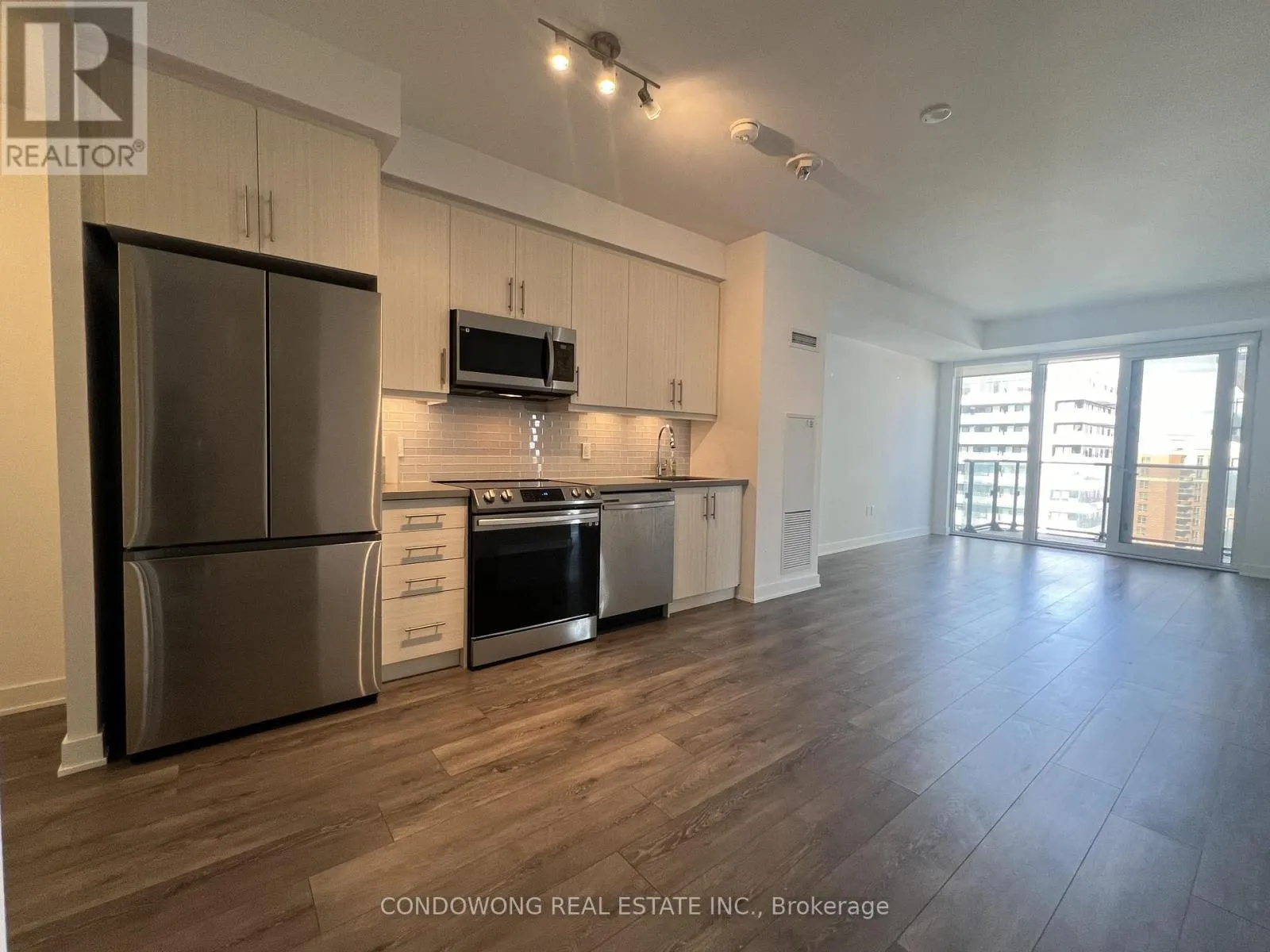 1205 - 105 ONEIDA CRESCENT