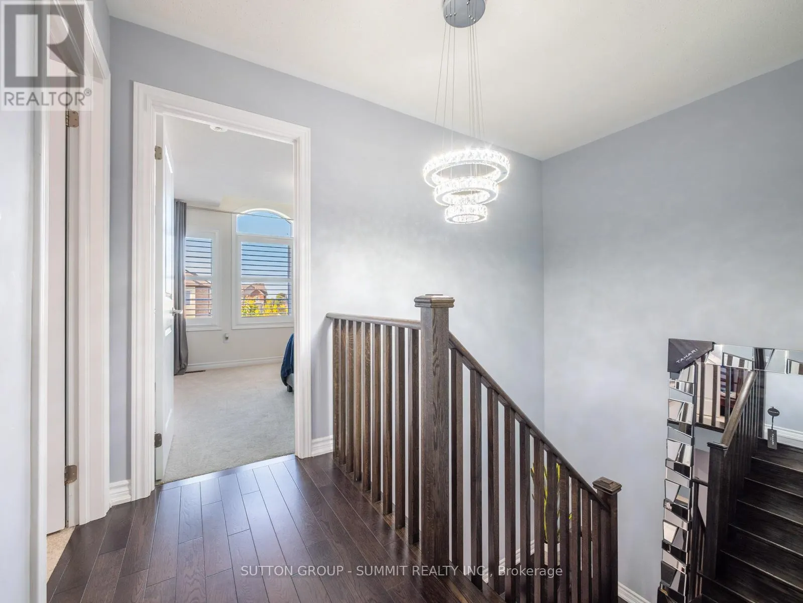 73 MONDIAL CRESCENT
