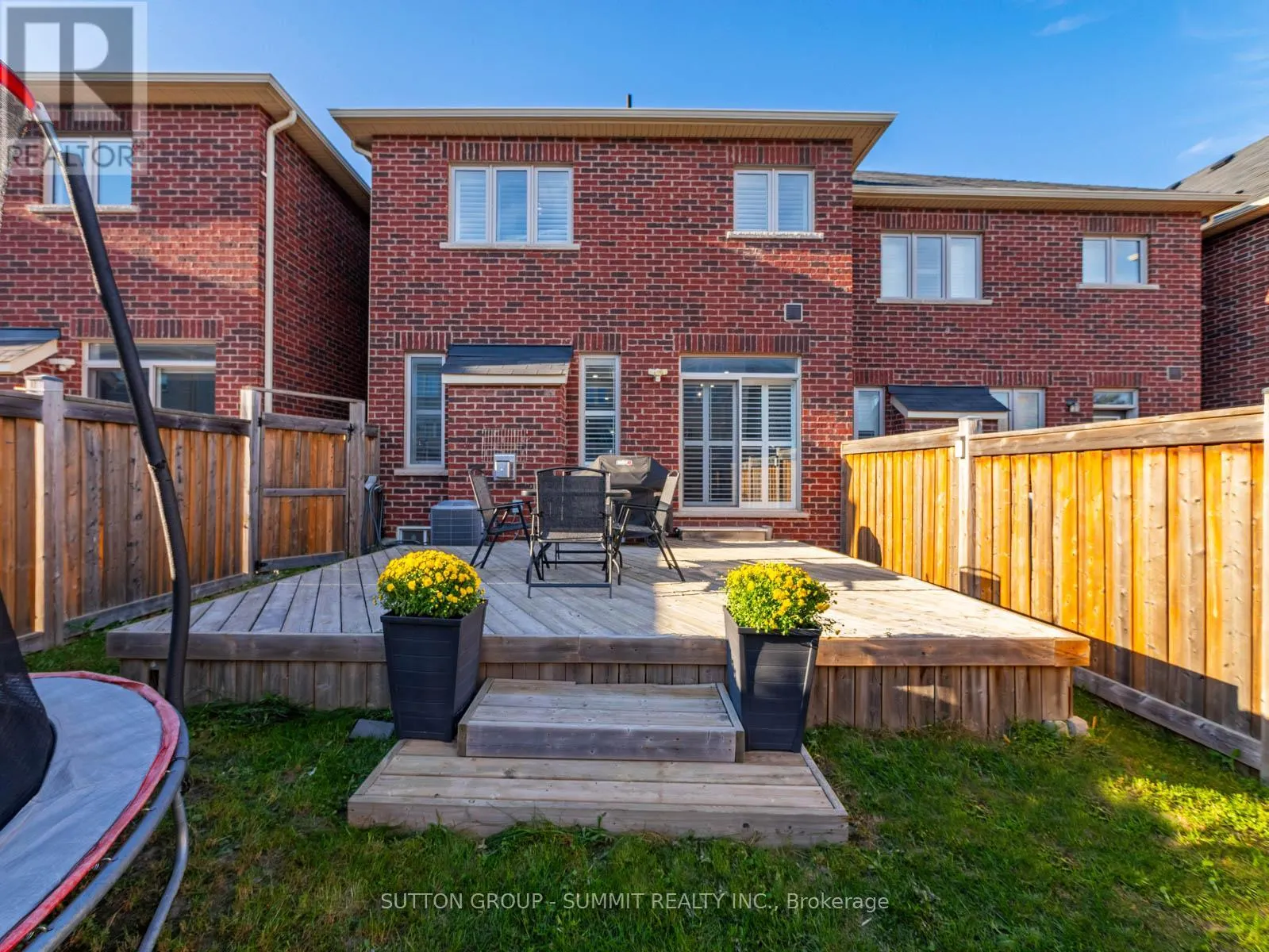 73 MONDIAL CRESCENT