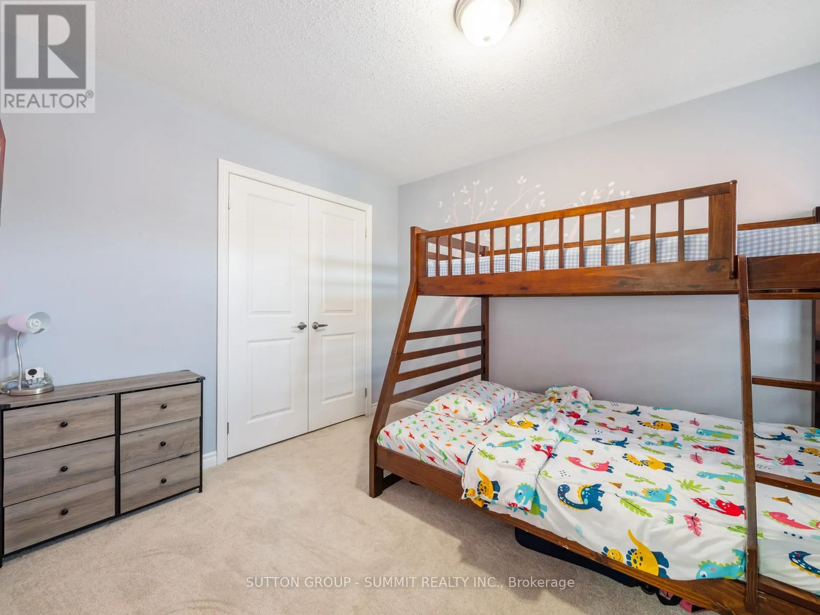73 MONDIAL CRESCENT