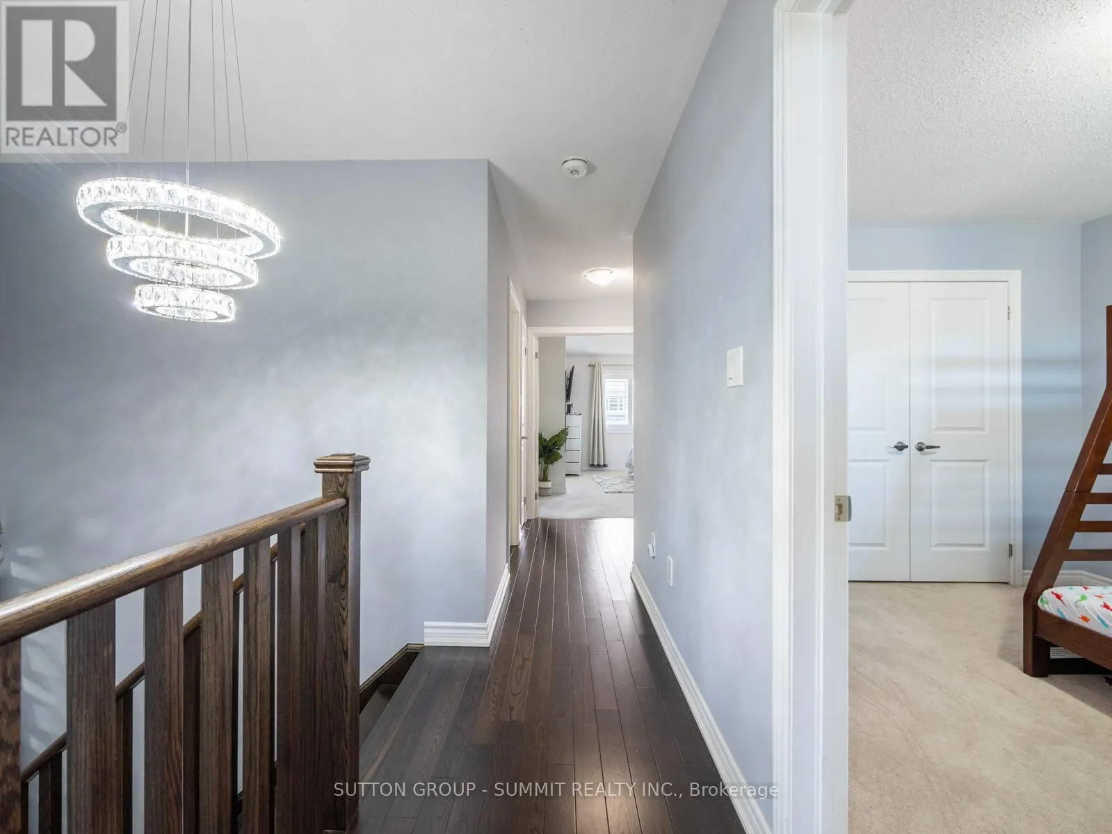 73 MONDIAL CRESCENT
