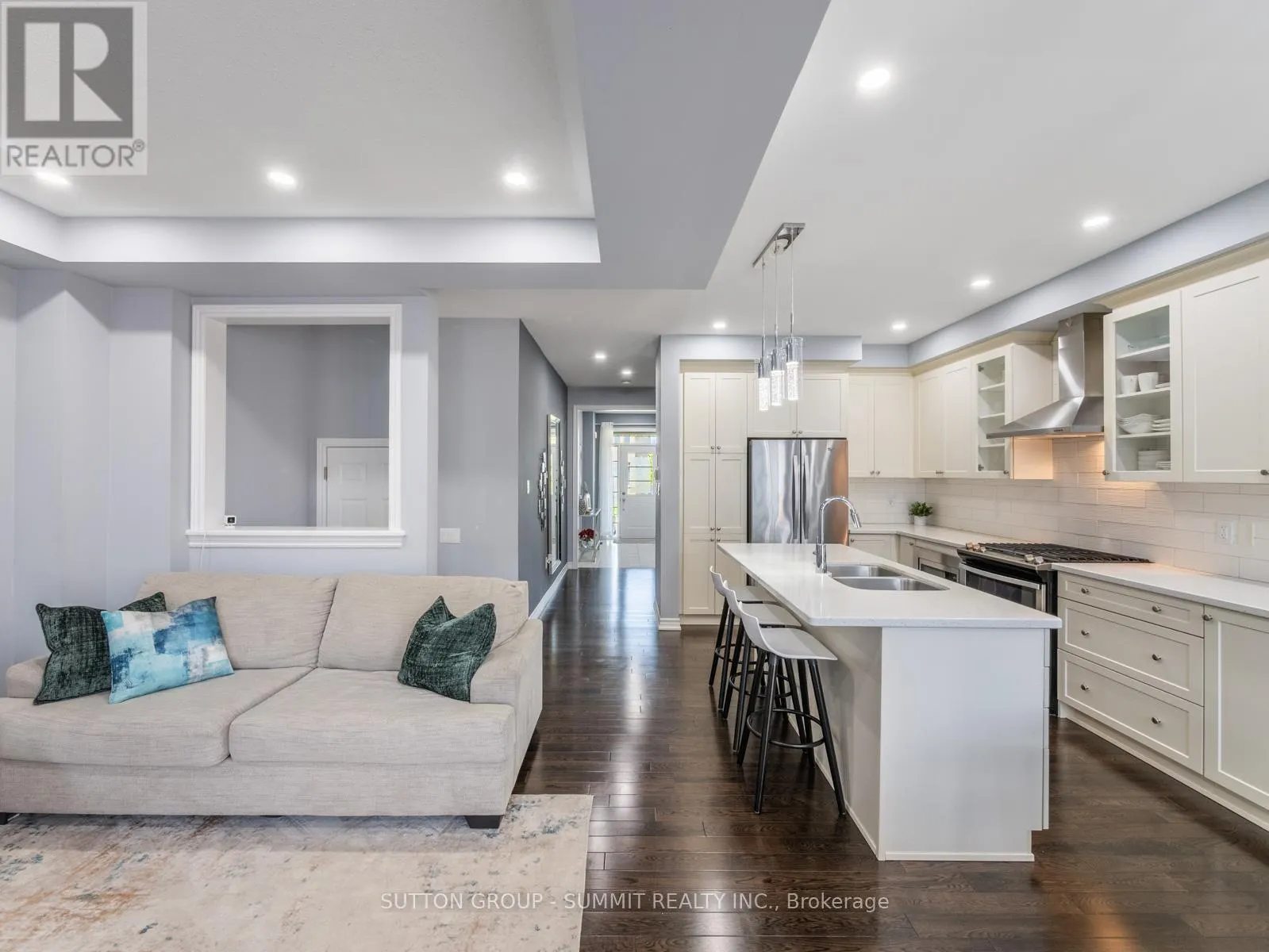 73 MONDIAL CRESCENT