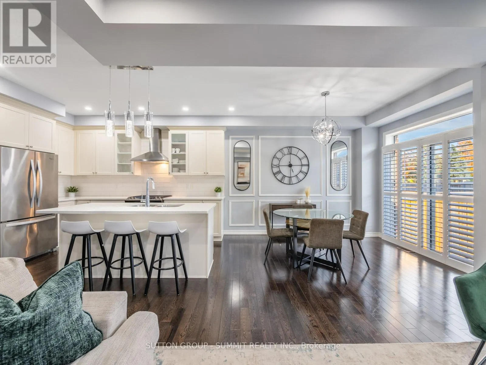 73 MONDIAL CRESCENT